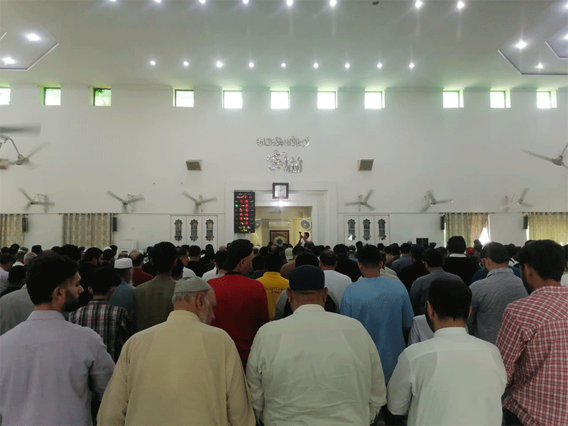 Dr Hussain Qadri Leading Funeral Prayer of Brigadier Iqbal Khan