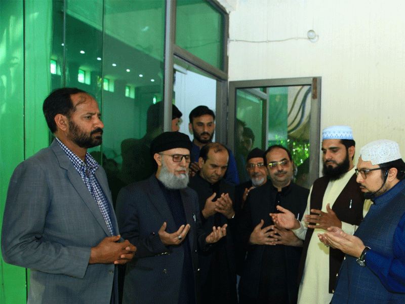 Dr Hussain Qadri Leading Funeral Prayer of Brigadier Iqbal Khan