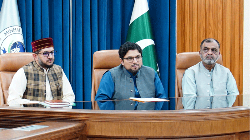 Dr Hussain Qadri Meets Graduates of Tahfeez ul Quran Institute