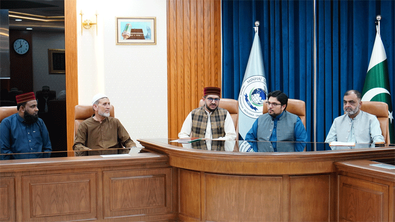 Dr Hussain Qadri Meets Graduates of Tahfeez ul Quran Institute