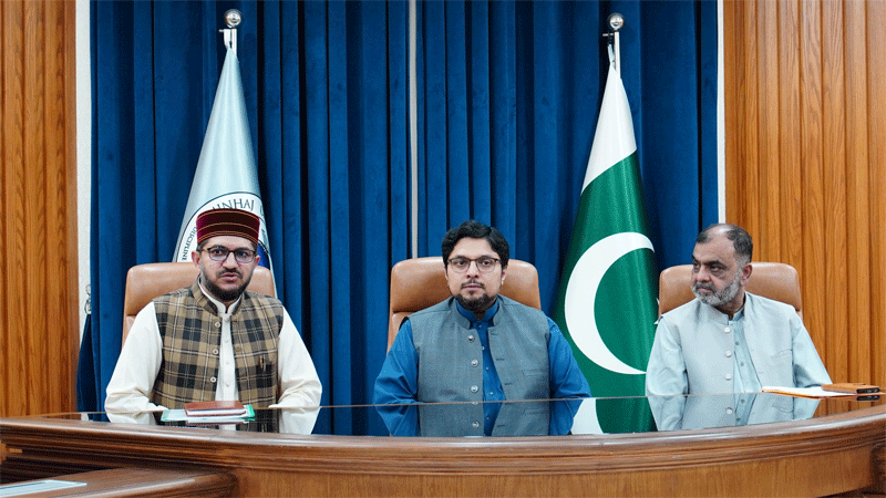 Dr Hussain Qadri Meets Graduates of Tahfeez ul Quran Institute