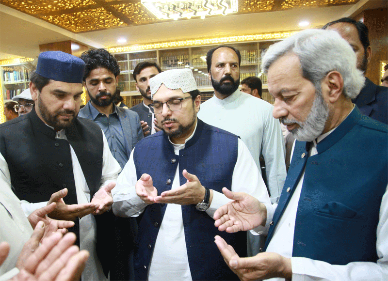 Dr Hussain Qadri meets leaders and workers after jummah prayer