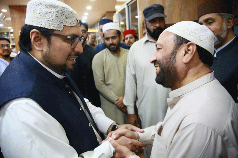 Dr Hussain Qadri meets leaders and workers after jummah prayer