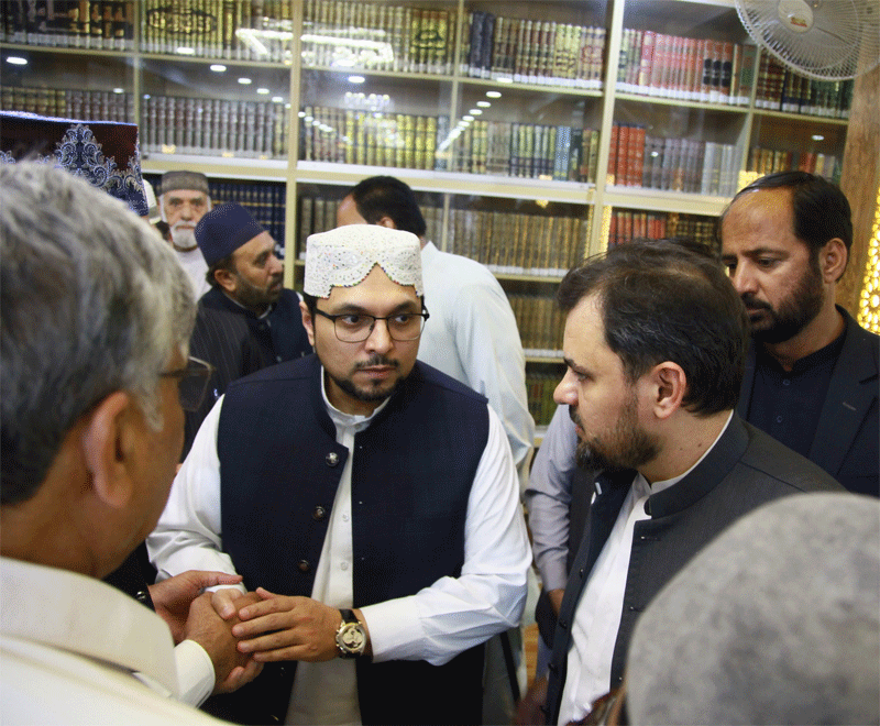 Dr Hussain Qadri meets leaders and workers after jummah prayer