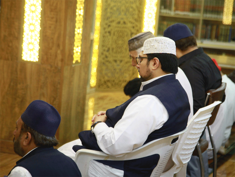 Dr Hussain Qadri meets leaders and workers after jummah prayer