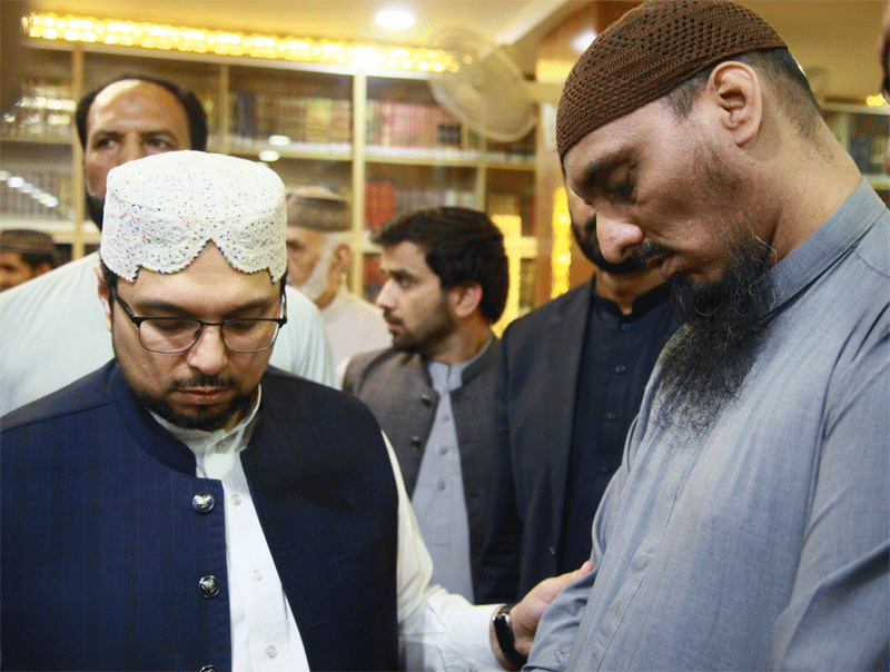 Dr Hussain Qadri meets leaders and workers after jummah prayer