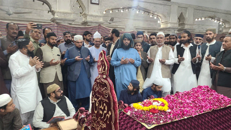 Dr Hussain Qadri Visits Golra Sharif Shrines