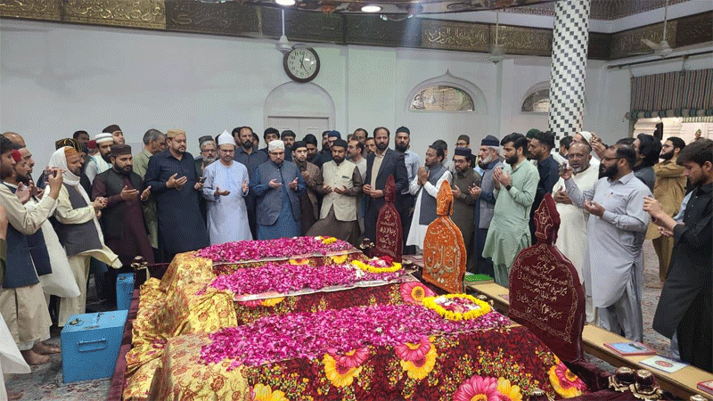 Dr Hussain Qadri Visits Golra Sharif Shrines