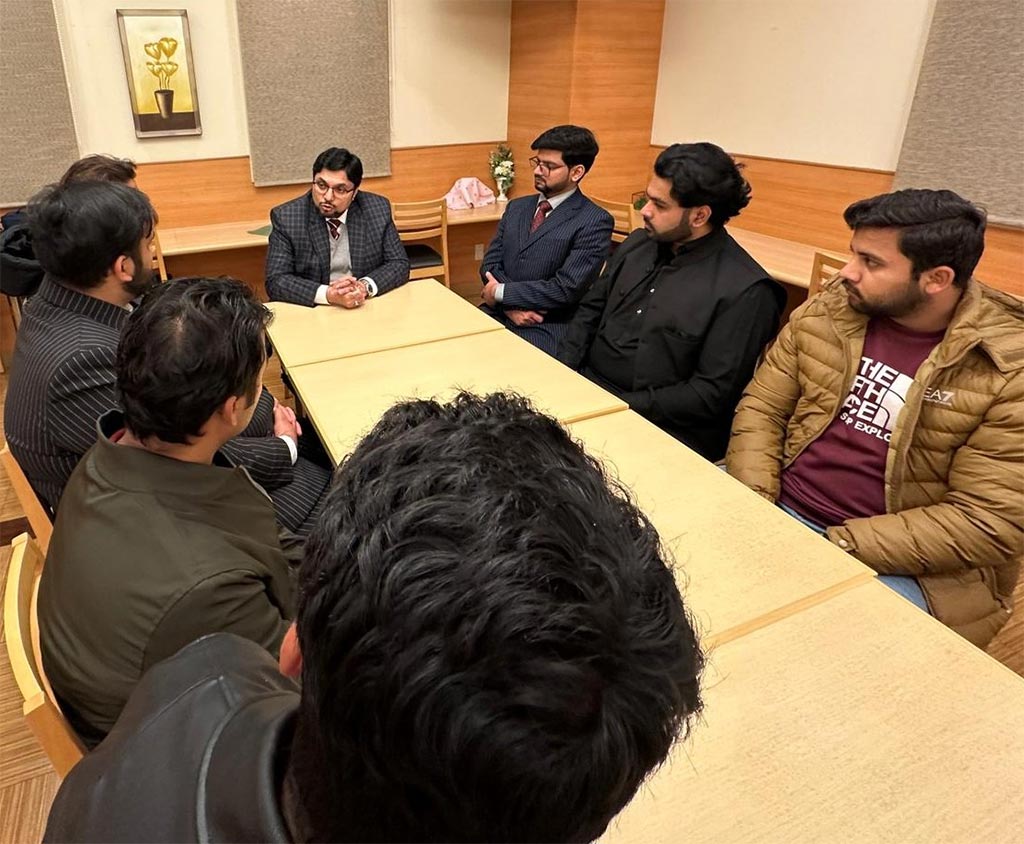 Prof. Dr Hussain Mohi-ud-Din Qadri meeting Youth Coordination Council of Minhaj-ul-Quran International Japan