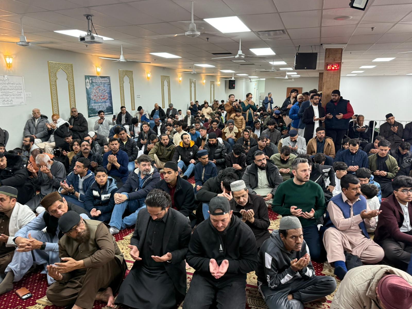 Dr Tahir ul Qadri congratulates on Eid ul Fitr