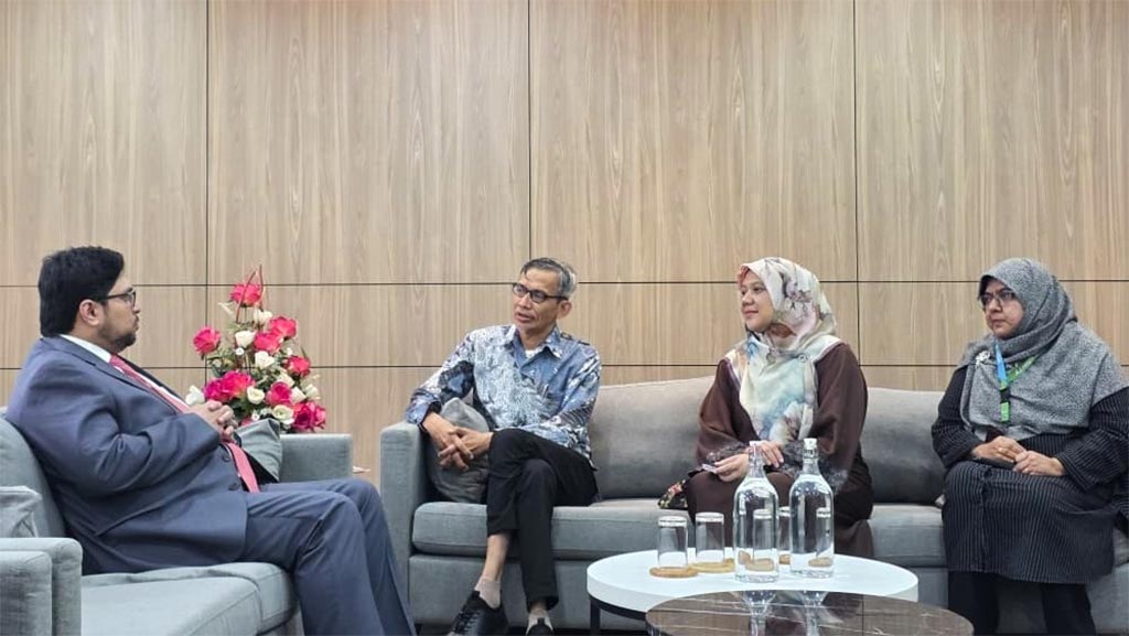 Prof Dr Hussain Mohi-ud-Din Qadri in academic meeting with INCEIF University leadership in Kuala Lumpur