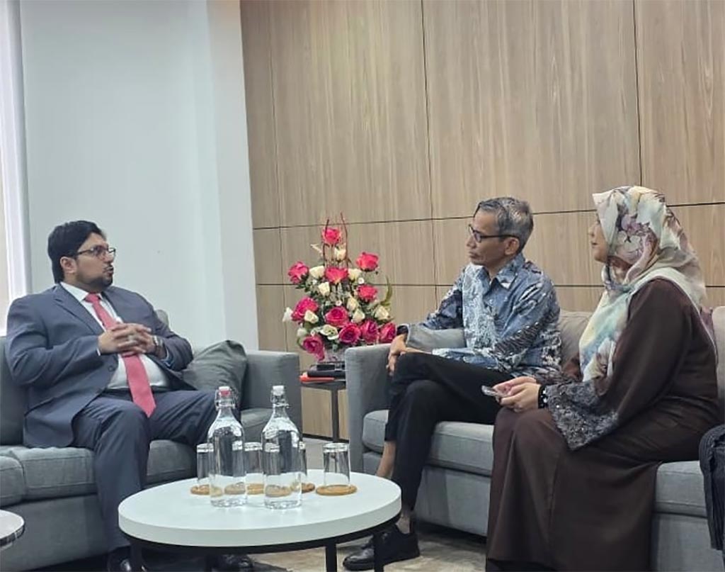 Prof Dr Hussain Mohi-ud-Din Qadri in academic meeting with INCEIF University leadership in Kuala Lumpur