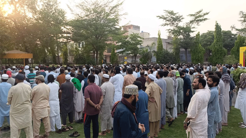 Funeral Prayer of MQI Worker Master Mahmood Tariq Qadri