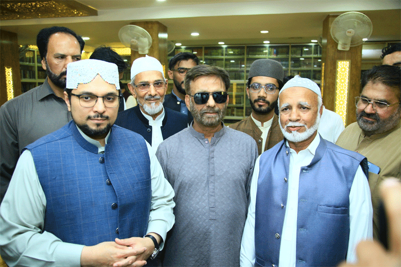 Prof Dr Hussain Qadri Friday Praying and workers meeting