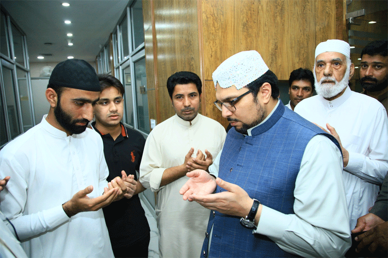 Prof Dr Hussain Qadri Friday Praying and workers meeting