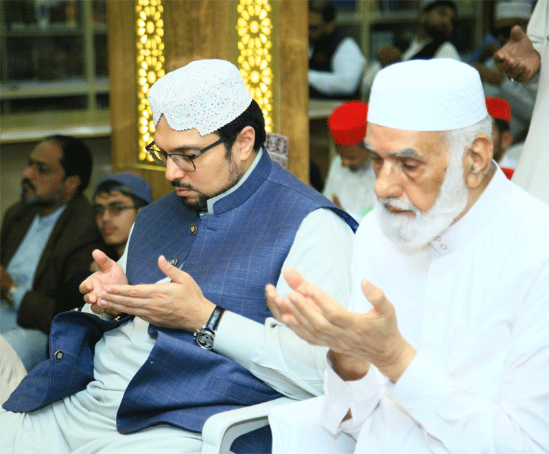 Prof Dr Hussain Qadri Friday Praying and workers meeting