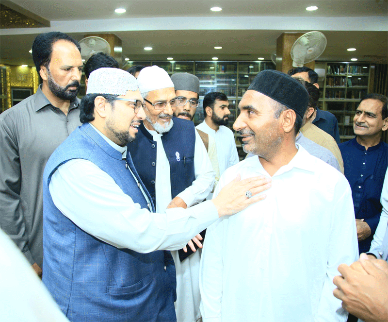 Prof Dr Hussain Qadri Friday Praying and workers meeting
