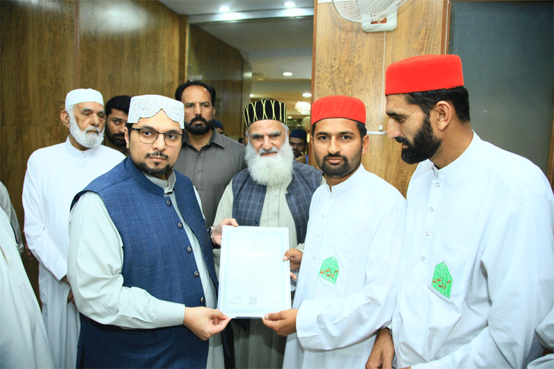 Prof Dr Hussain Qadri Friday Praying and workers meeting