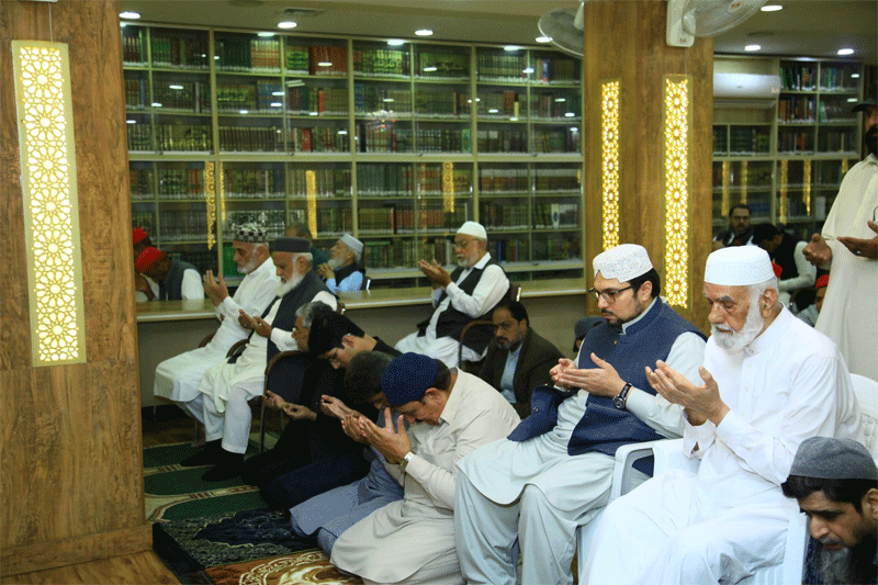 Prof Dr Hussain Qadri Friday Praying and workers meeting