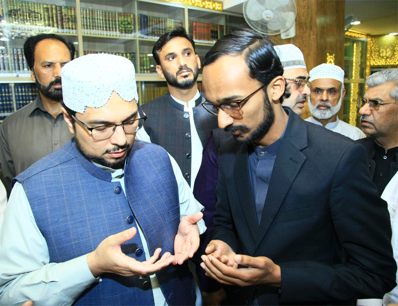 Prof Dr Hussain Qadri Friday Praying and workers meeting