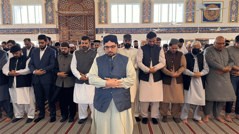 Prof Dr Hussain Qadri Leading funeral Prayer