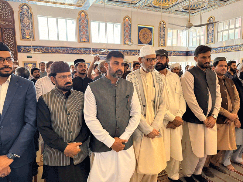 Prof Dr Hussain Qadri Leading funeral Prayer