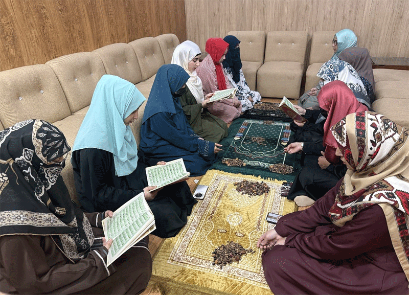 Quran Khawani for Brig. Iqbal Ahmad Khan at jamay shaykh ul islam