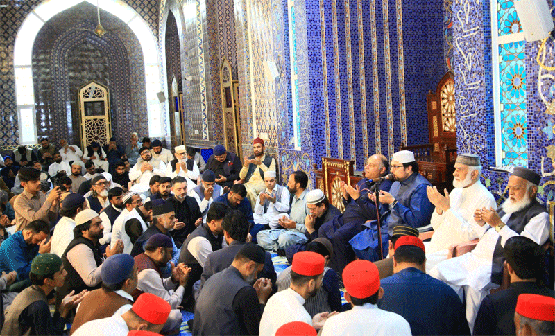 Quran Khawani for Brig. Iqbal Ahmad Khan at jamay shaykh ul islam