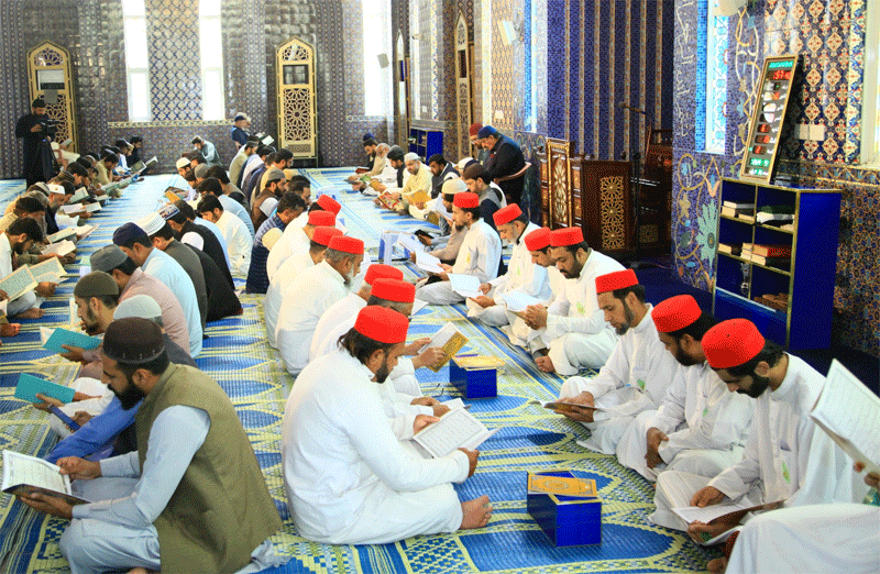 Quran Khawani for Brig. Iqbal Ahmad Khan at jamay shaykh ul islam