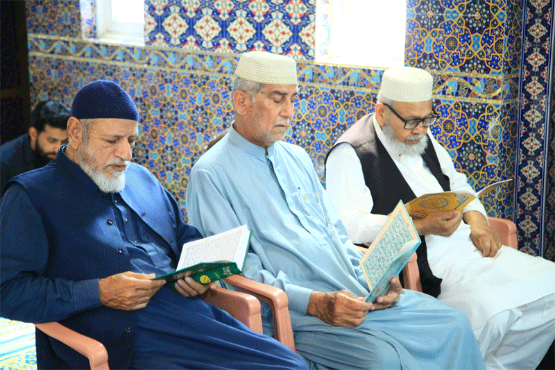 Quran Khawani for Brig. Iqbal Ahmad Khan at jamay shaykh ul islam