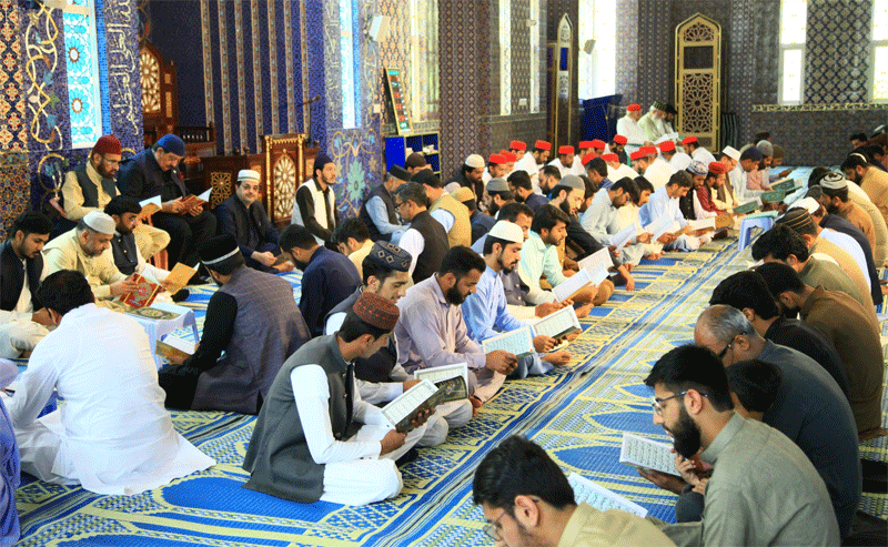 Quran Khawani for Brig. Iqbal Ahmad Khan at jamay shaykh ul islam