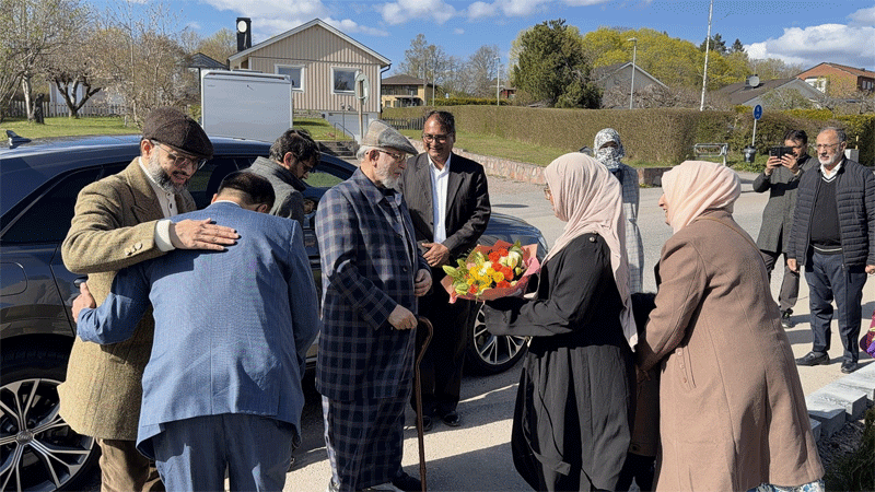 Shaykh-ul-Islam Arrives in Stockholm