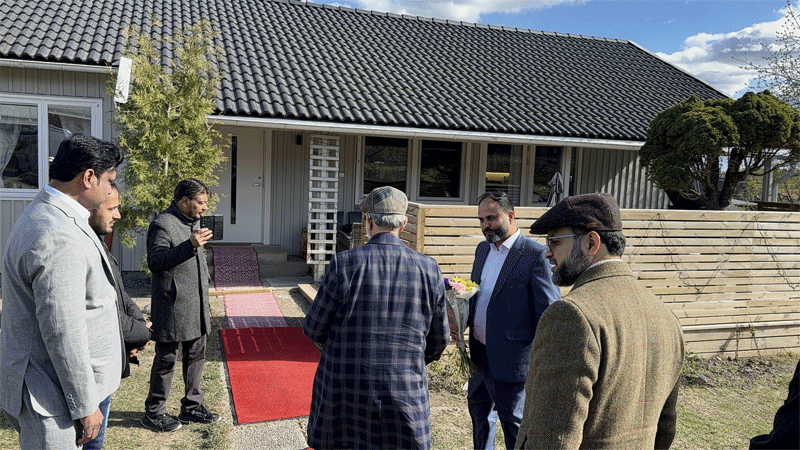 Shaykh-ul-Islam Arrives in Stockholm