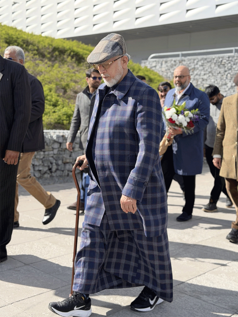 Shaykh-ul-Islam Arrives in Stockholm