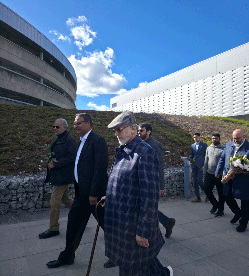 Shaykh-ul-Islam Arrives in Stockholm