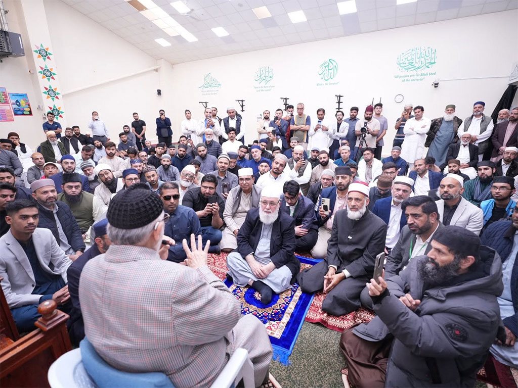 UK: Shaykh-ul-Islam Dr Muhammad Tahir-ul-Qadri Attends Jummah at Bobbers Mill Community Centre