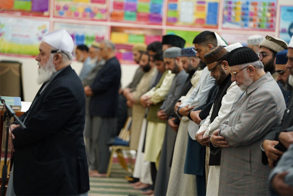 UK: Shaykh-ul-Islam Dr Muhammad Tahir-ul-Qadri Attends Jummah at Bobbers Mill Community Centre