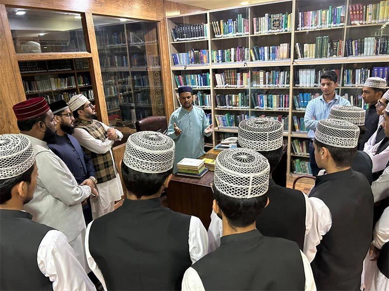 Students of Minhaj Institute Visit MQI Central Secretariat