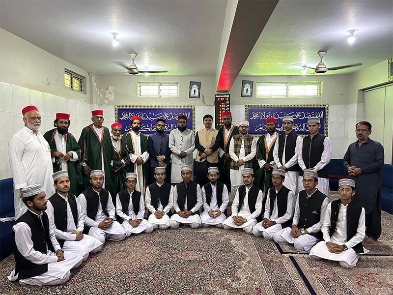 Students of Minhaj Institute Visit MQI Central Secretariat