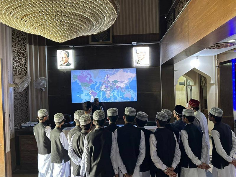 Students of Minhaj Institute Visit MQI Central Secretariat
