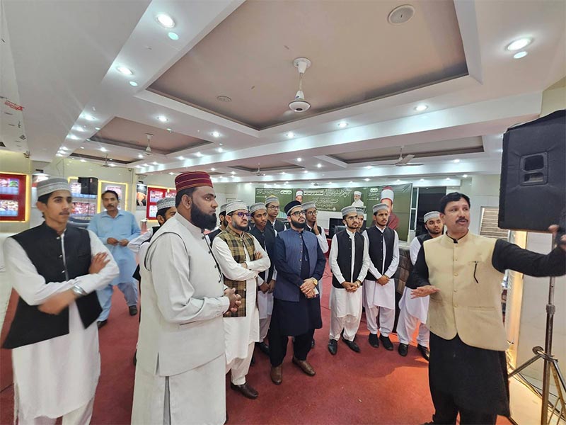 Students of Minhaj Institute Visit MQI Central Secretariat