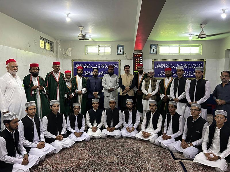 Students of Minhaj Institute Visit MQI Central Secretariat