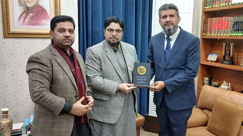 associate prof dr arfi hashmi meet dr hussain qadri minhaj university