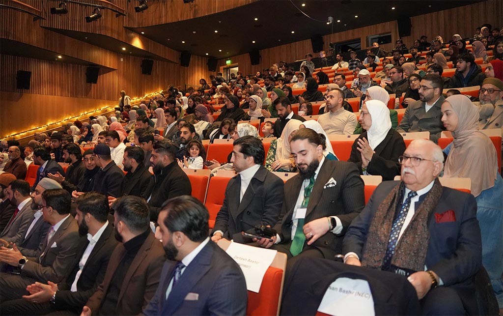 Shaykh Hammad Mustafa al-Madani al-Qadri delivering keynote address at Mawlid Conference 2026 in Oslo