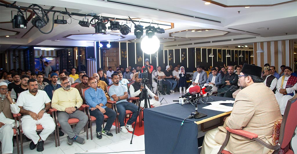 Prof. Dr. Hussain Mohi-ud-Din Qadri addressing Shab-e-Barat spiritual gathering organized by Minhaj-ul-Quran in Kuala Lumpur