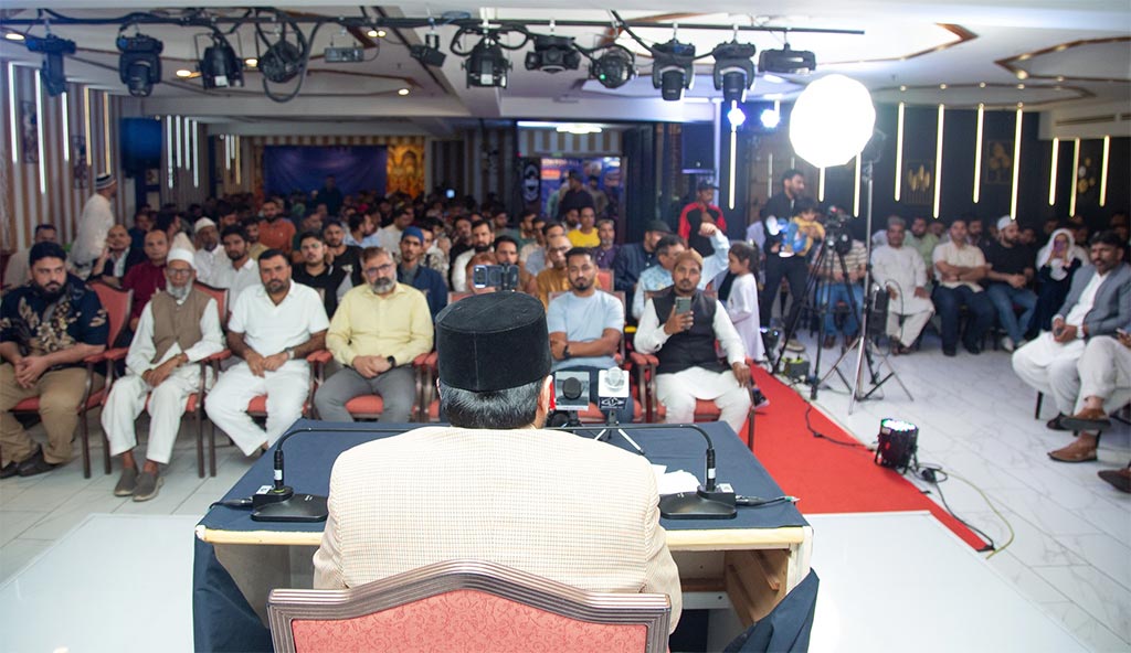 Prof. Dr. Hussain Mohi-ud-Din Qadri addressing Shab-e-Barat spiritual gathering organized by Minhaj-ul-Quran in Kuala Lumpur