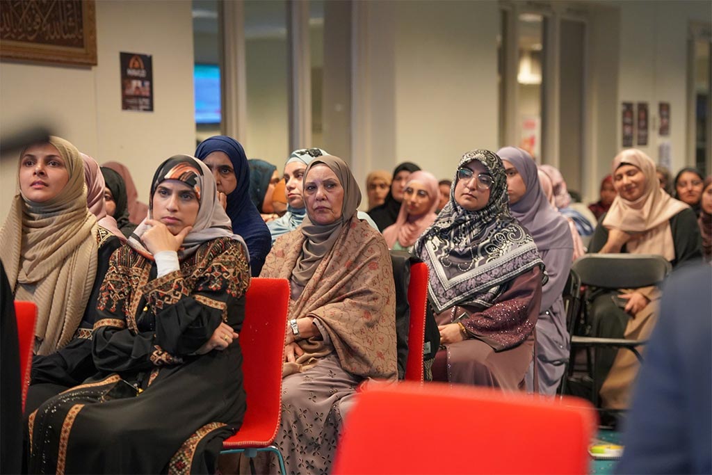 Shaykh Hammad Mustafa al-Madani al-Qadri speaking at Minhaj-ul-Quran Islamic Centre Oslo