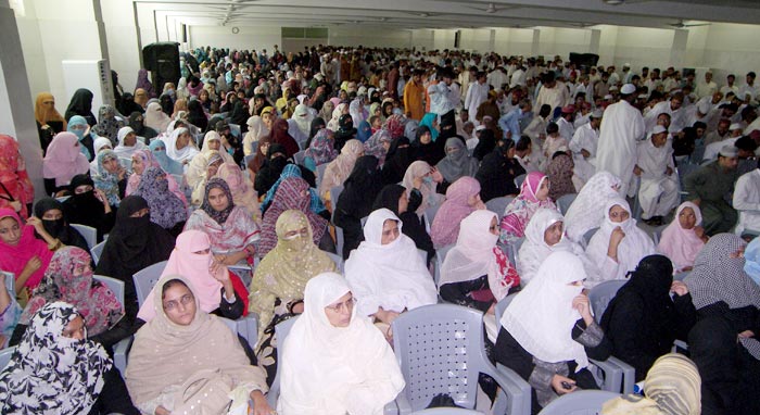 Dr Muhamamd Tahir-ul-Qadri cancels Itikaf 2010 for the help of flood affectees