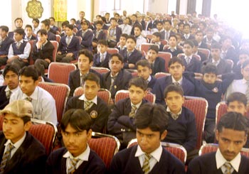 منہاج ماڈل سکول اور تحفیظ القرآن کے زیراہتمام قائد ڈے کی تقریب