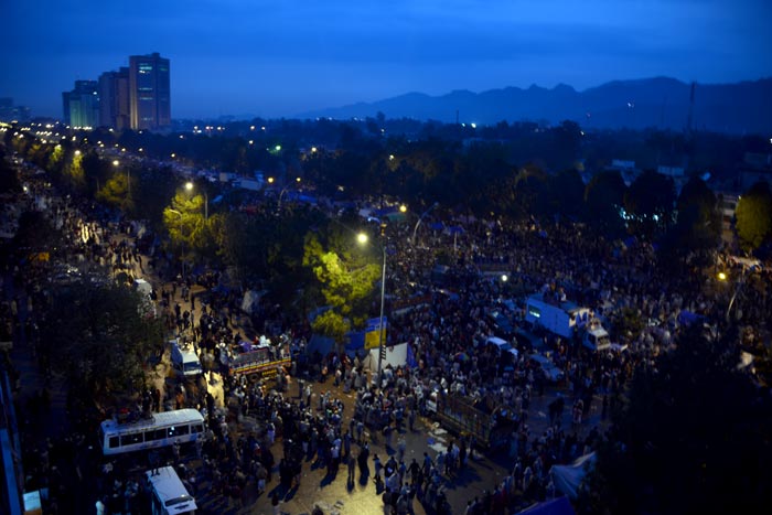 Islamabad Long March Declaration Green Revolution Pakistan Dr Tahir-ul-Qadri Democracy Long March